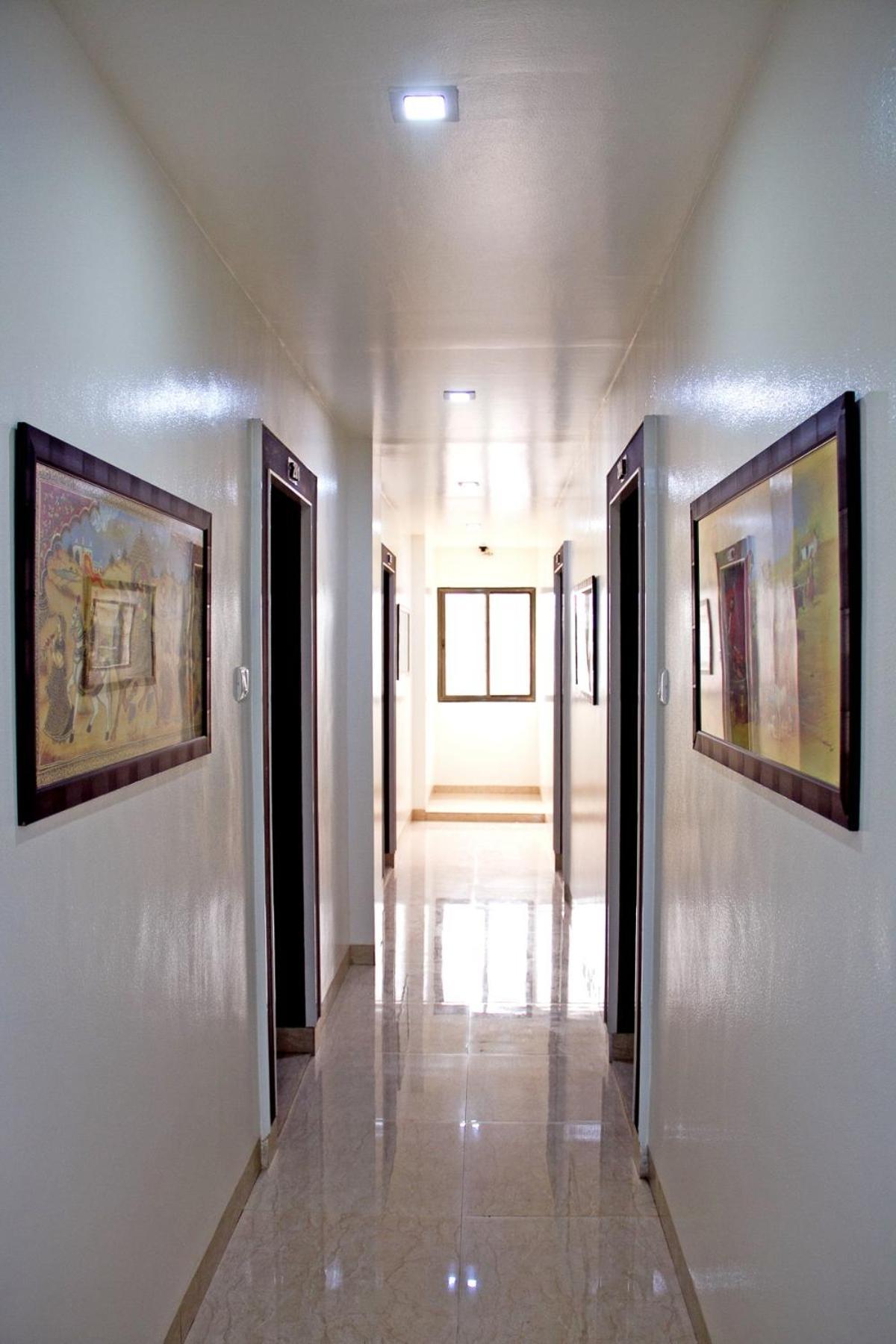 Hotel Darshan Executive Tuljapur ภายนอก รูปภาพ