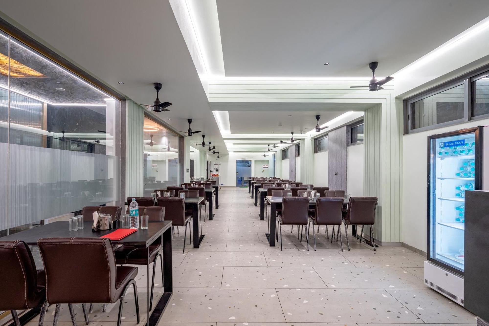 Hotel Darshan Executive Tuljapur ภายนอก รูปภาพ